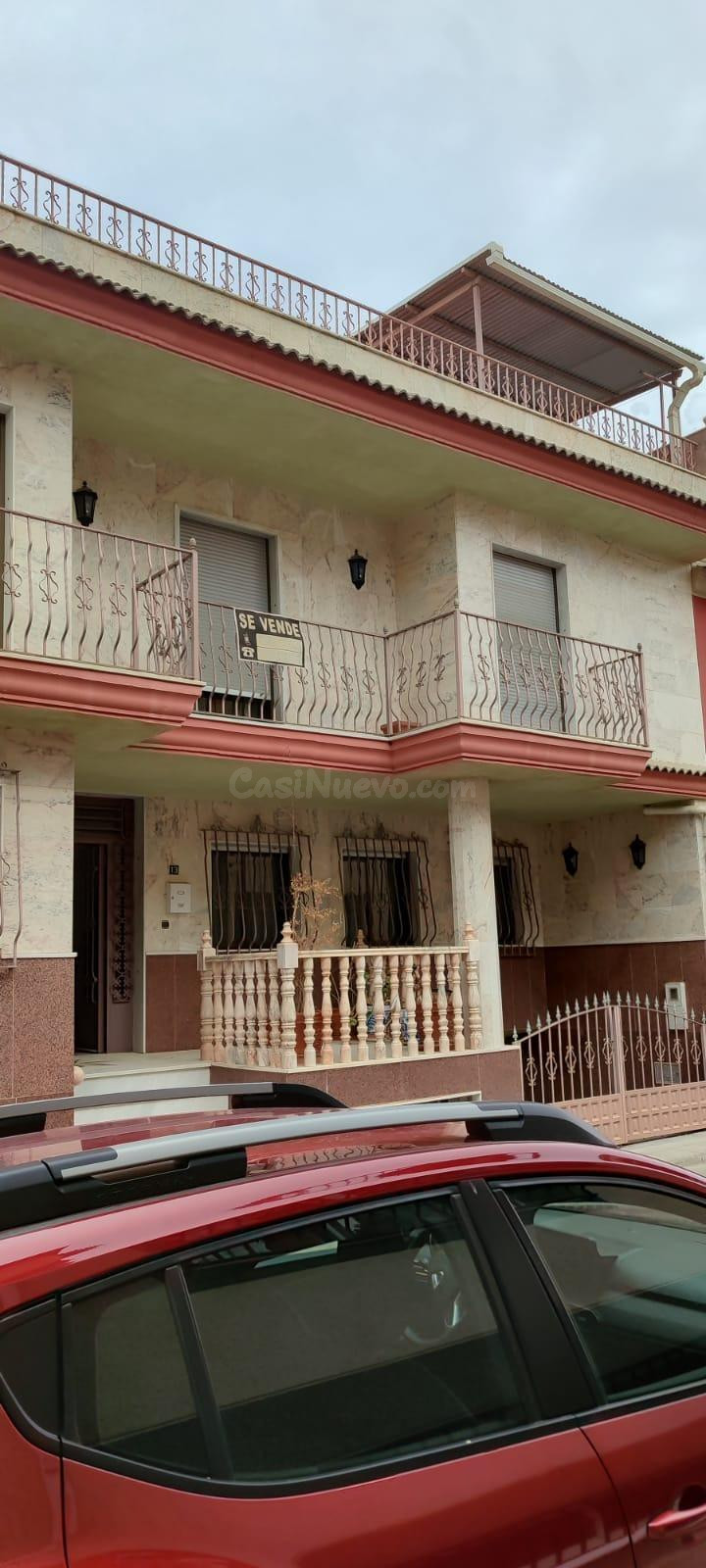 VENTA EN TÍJOLA ( ALMERÍA ), DE CASA FAMILIAR DE 8 habitaciones.