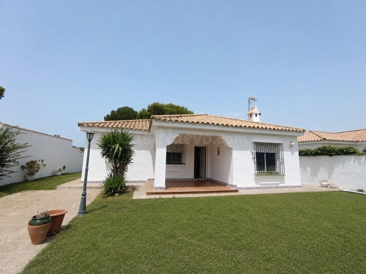 Chalet independiente de una sola planta – Comodidad, amplitu - foto 2