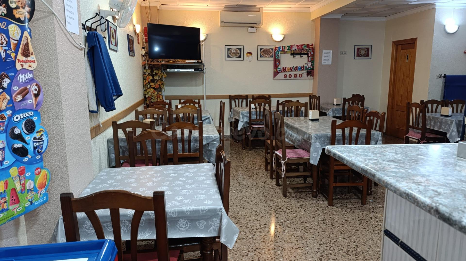 VENTA Y TRASPASO DE NEGOCIO CONSOLIDADO EN ZONA AVDA. CORTES - foto 4