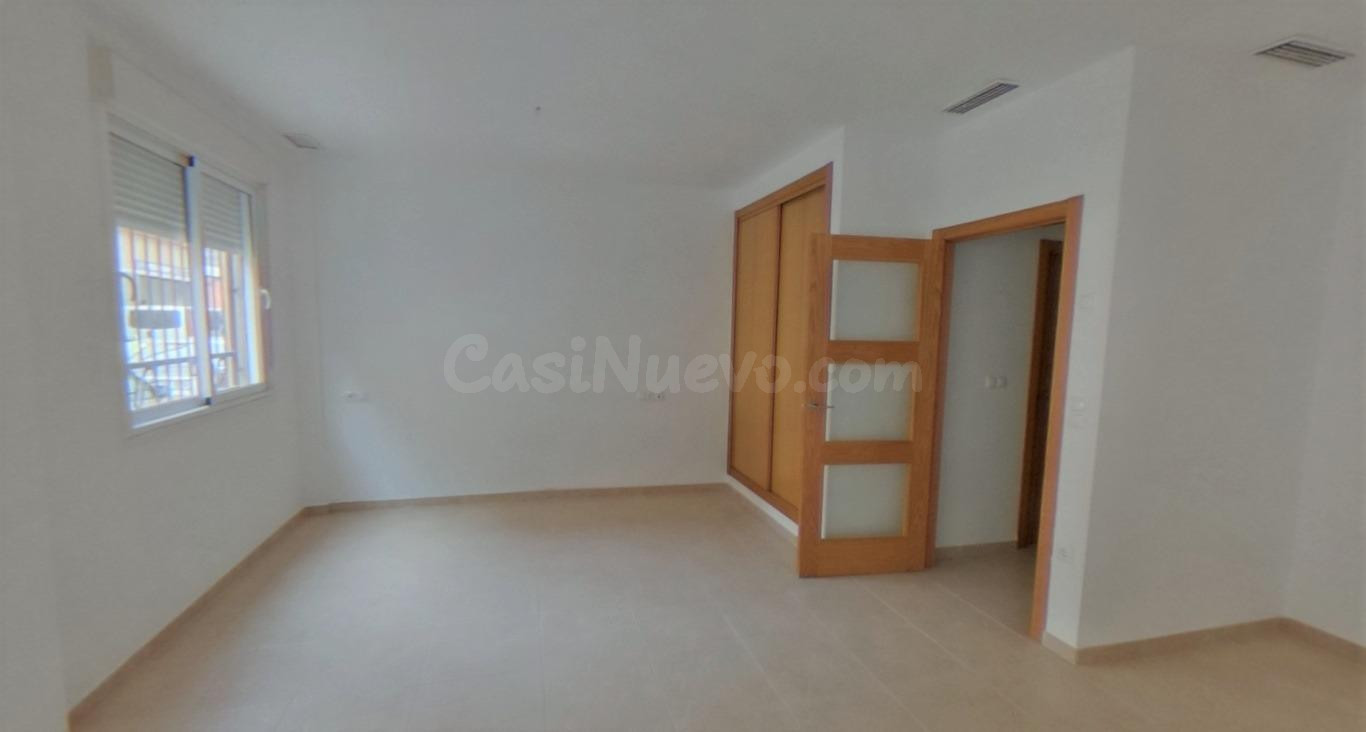 Acogedor Piso en Venta en Villafranqueza, Alicante - €165,00 - foto 2
