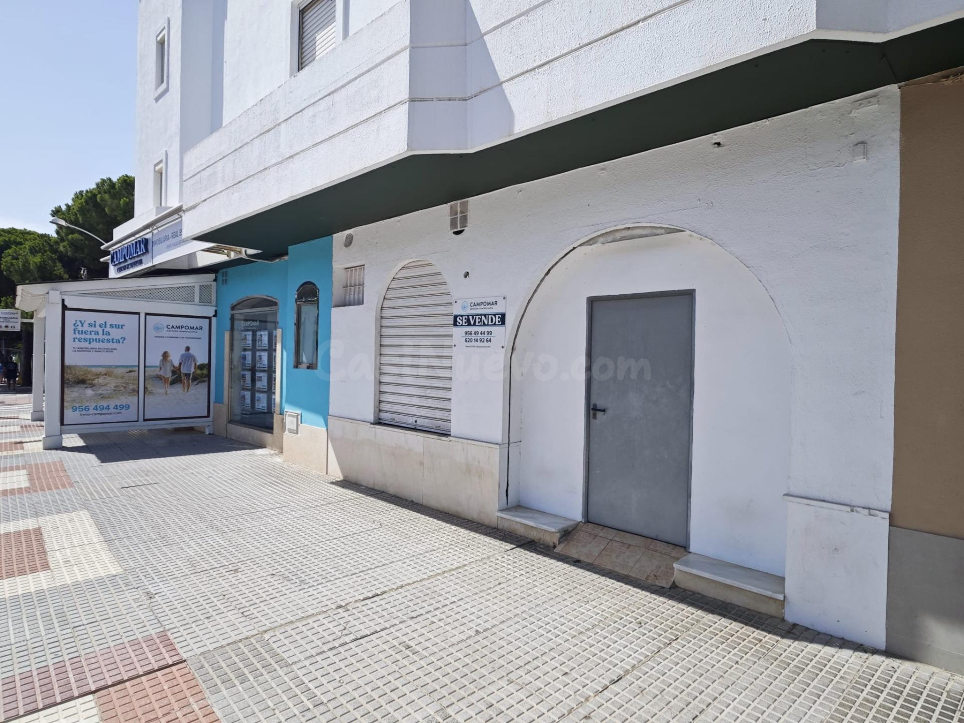 Oportunidad de inversión en una de las zonas comerciales y turísticas con mayor actividad de La Barrosa. - foto 4