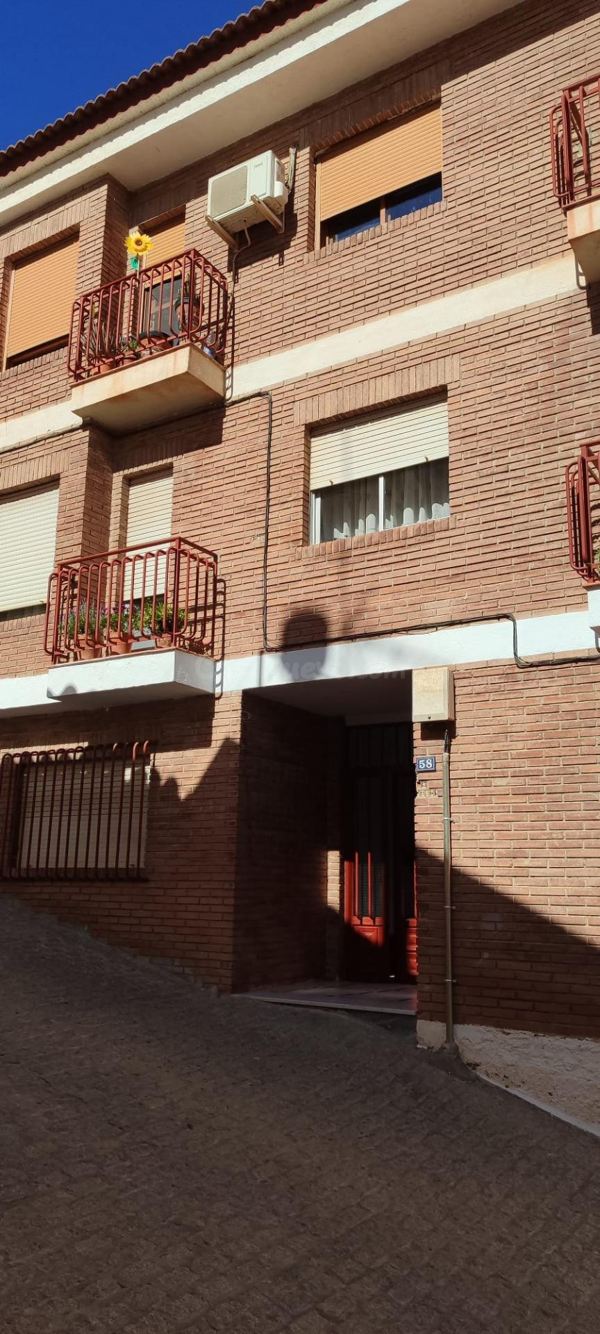 VENTA DE PISO DE PLANTA BAJA EN SERÓN ( ALMERÍA ) CON DOS PL