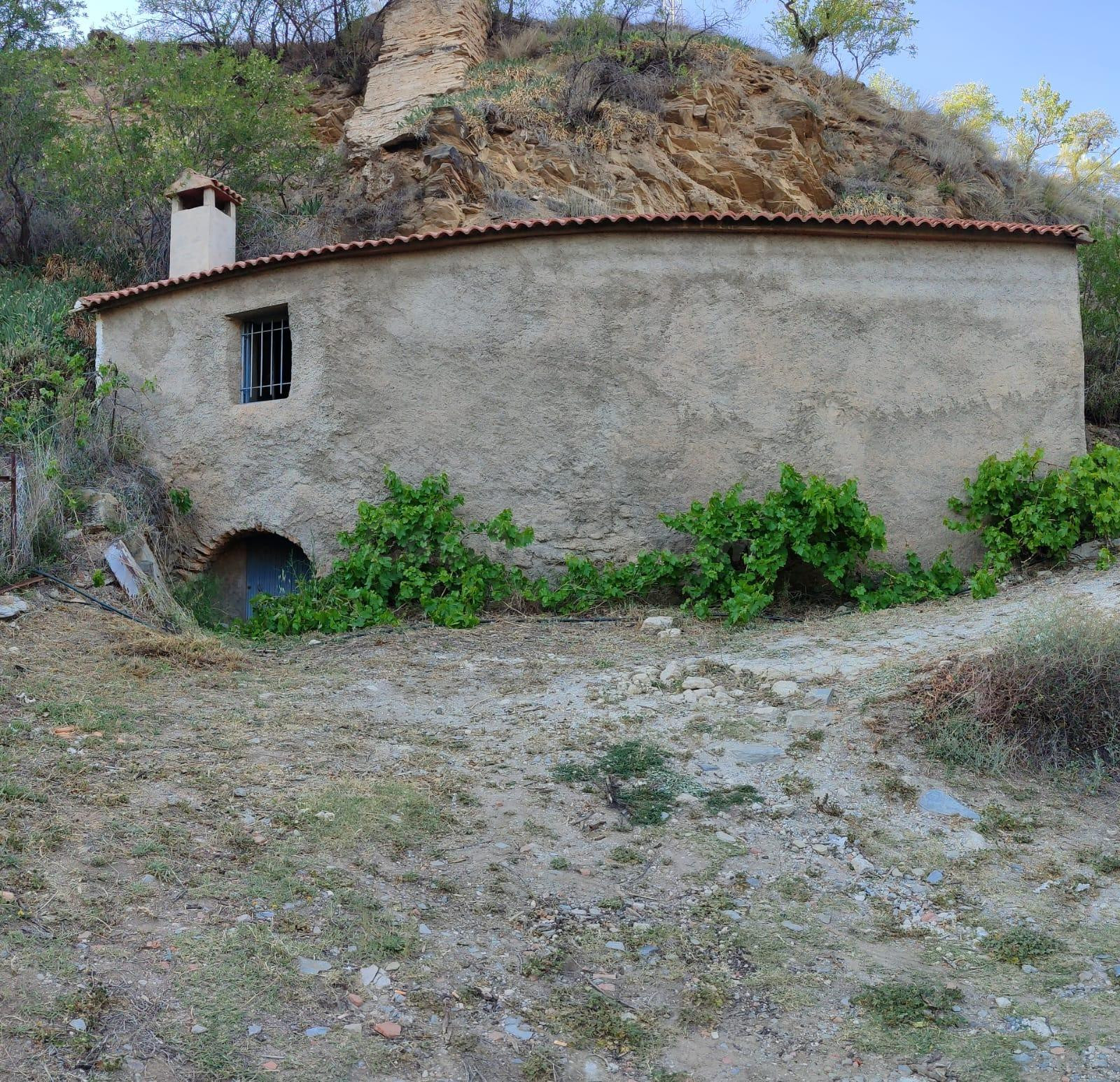 VENTA DE TERRENO RÚSTICO CON NAVE CORTIJO EN TAHAL, ALMERÍA. - foto 2