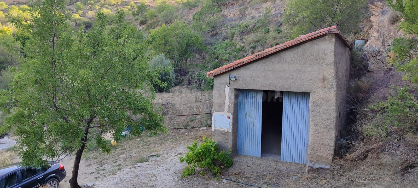 VENTA DE TERRENO RÚSTICO CON NAVE CORTIJO EN TAHAL, ALMERÍA. - foto 4