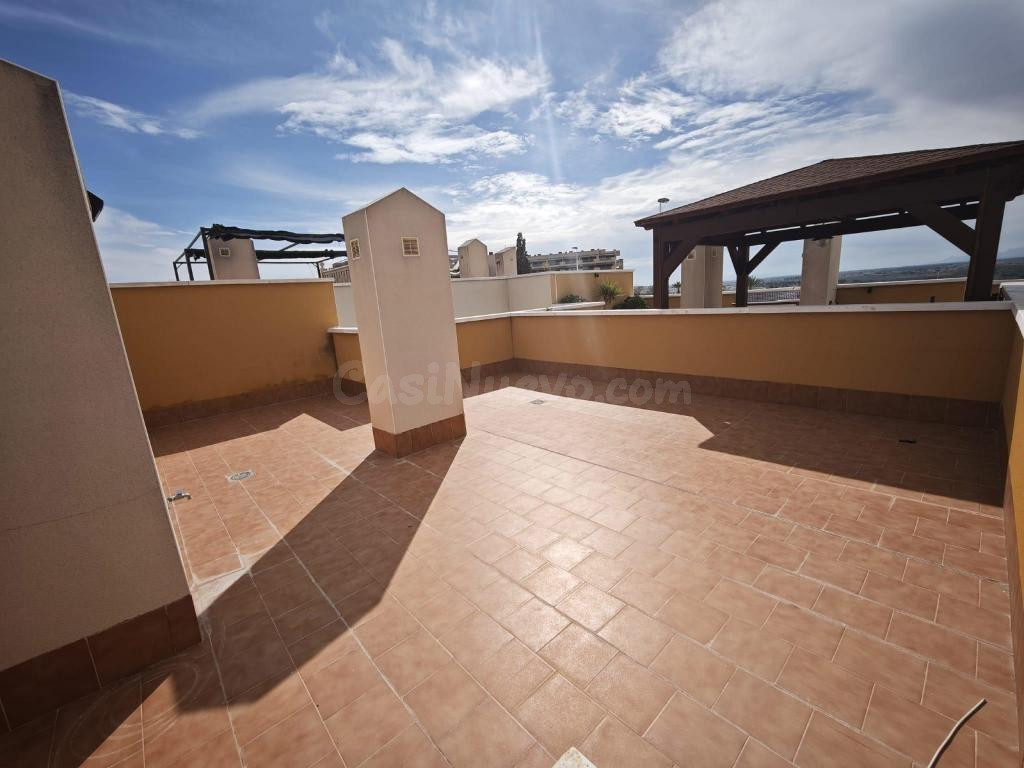 Vivienda con amplia terraza y acceso independiente en Arenal - foto 3