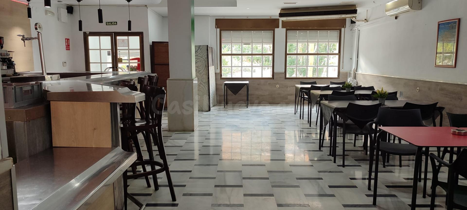 VENTA EN MACAEL ALMERÍA, DE NEGOCIO DE HOSTELERÍA.