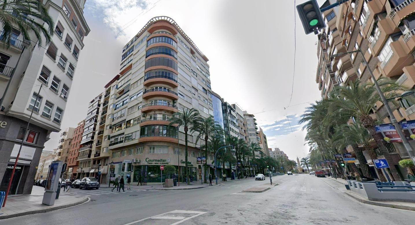 TRASPASO DE CAFETERÍA–PASTELERIA EN EL CENTRO DE ALICANTE | 