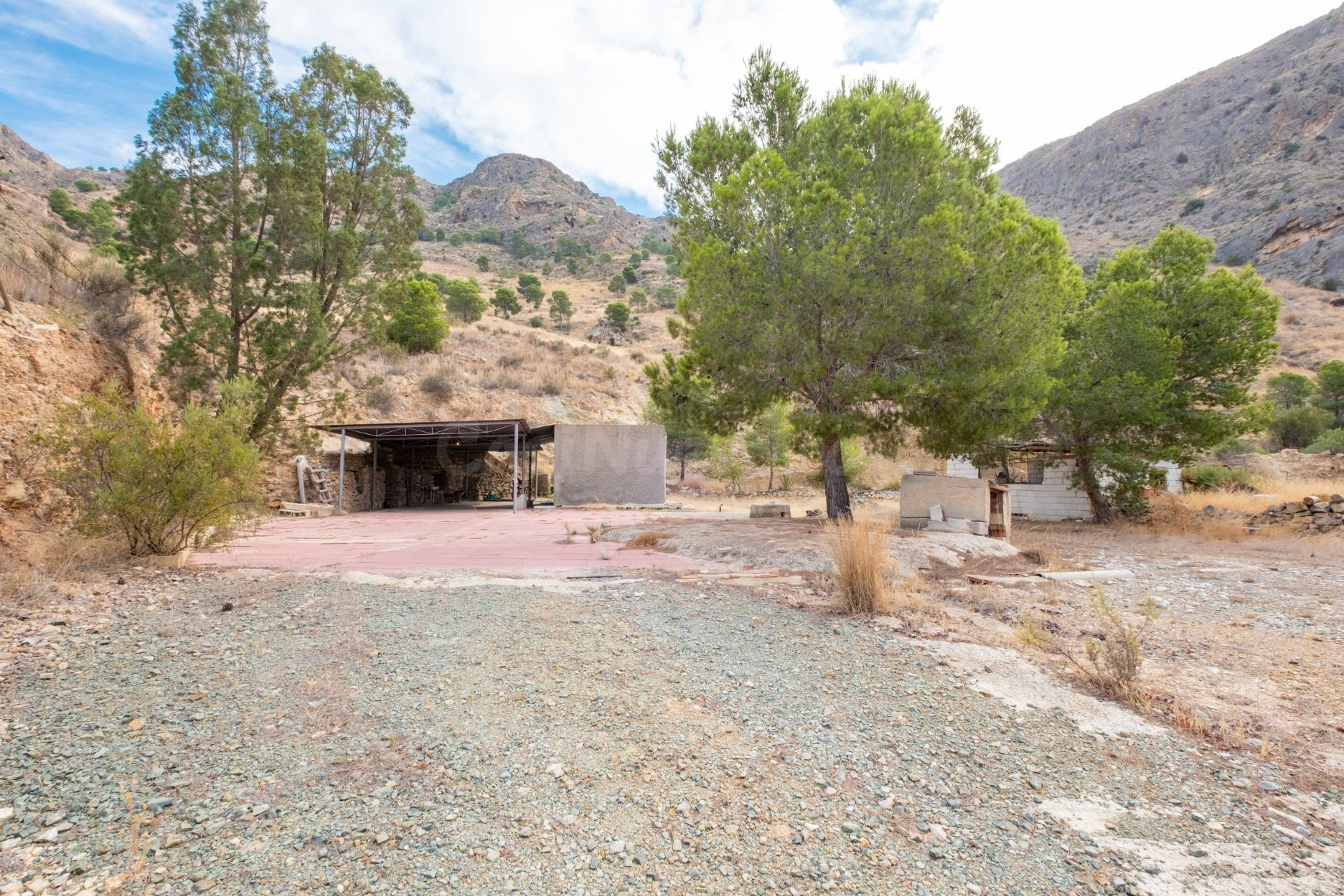 SE VENDE CUEVA RUSTICA EN ENCLAVE UNICO EN LA SIERRA DE ORIH