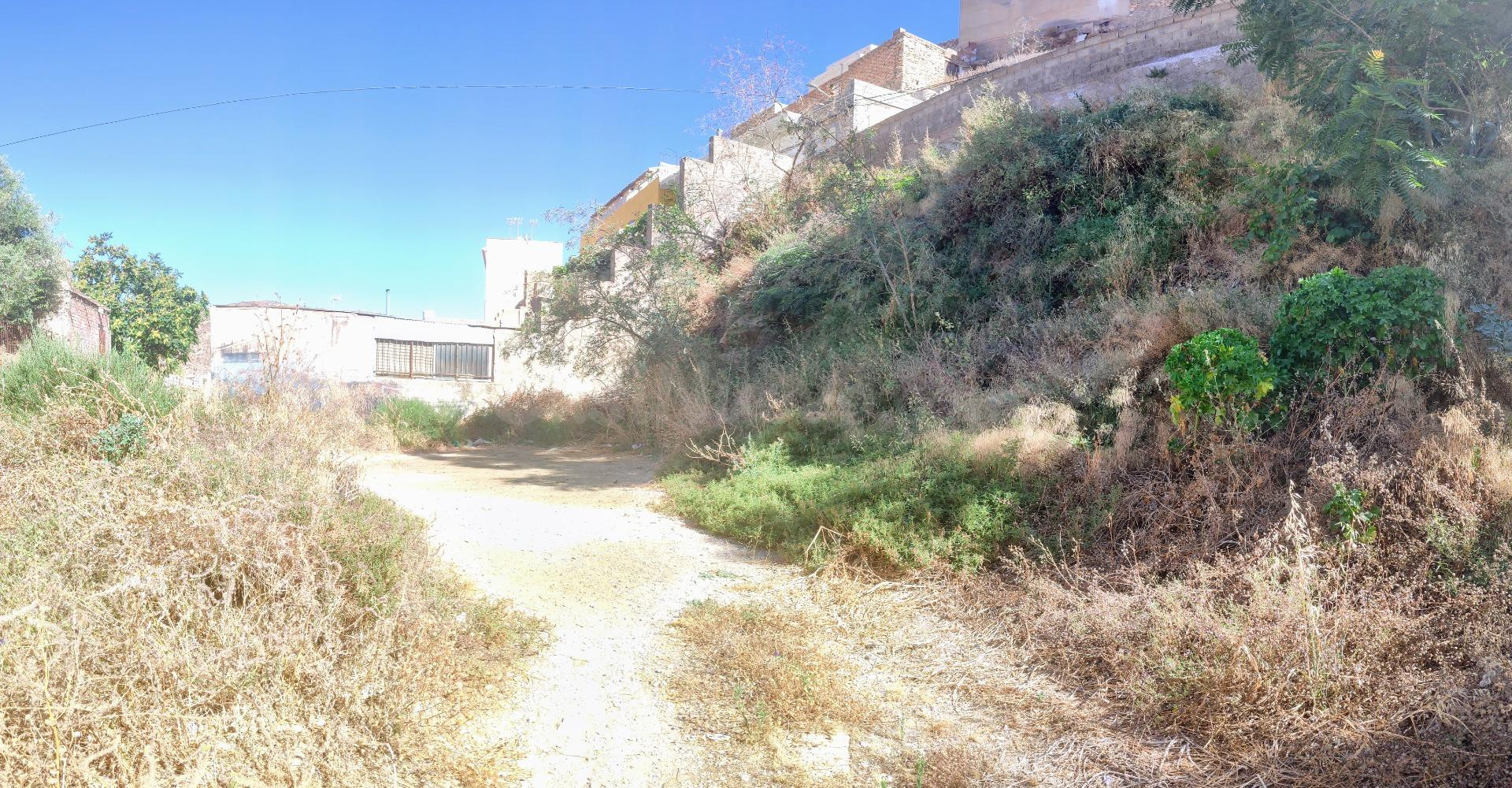 MACAEL ( ALMERÍA ). PARCELA URBANIZABLE.
