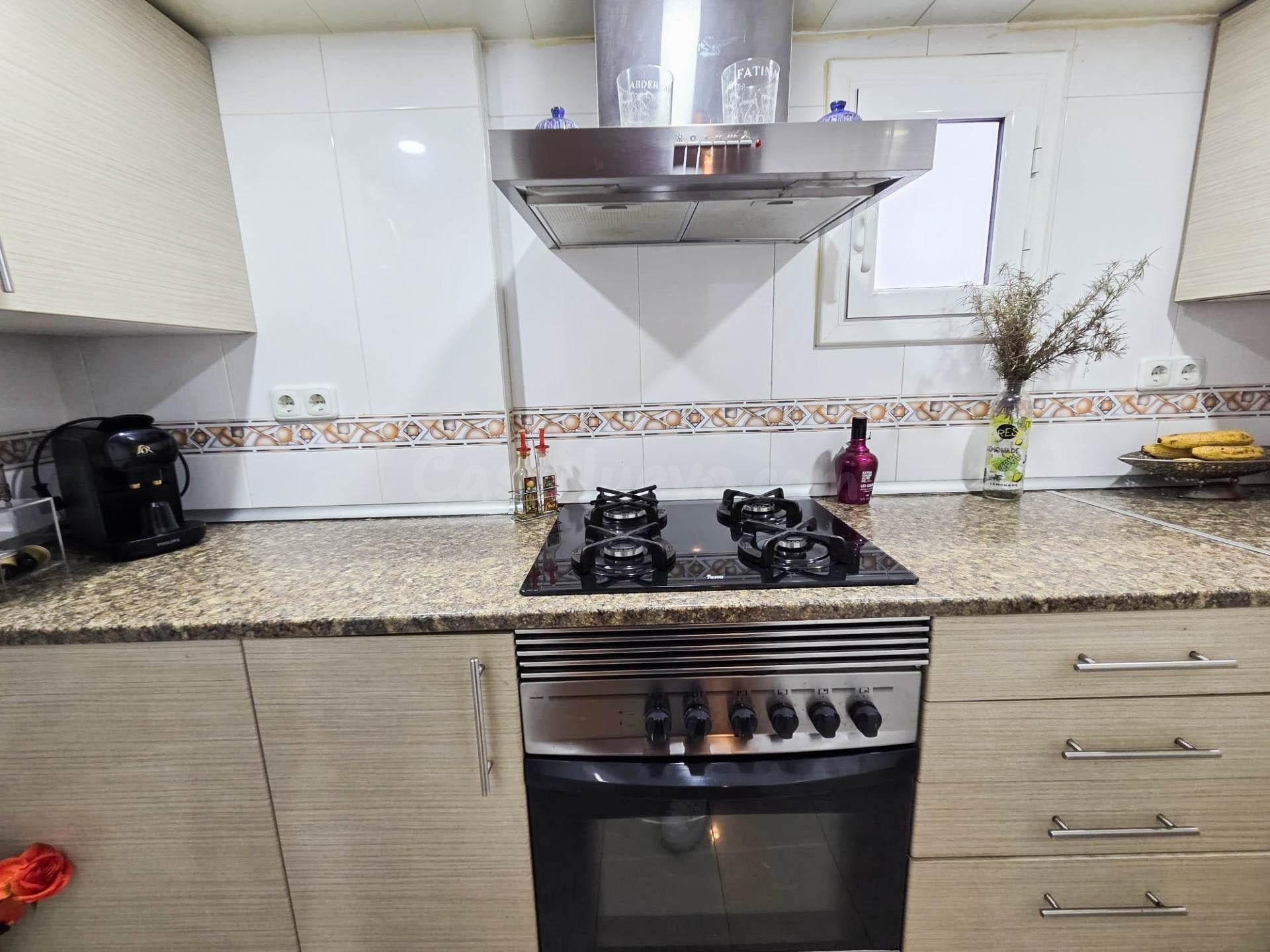 Casa con tres viviendas independientes en venta en La Vila d - foto 5