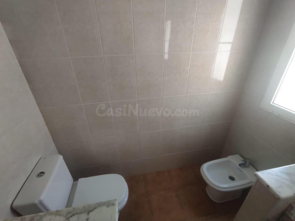 Amplia y Moderna Propiedad con Piscina en Aspe - €325,000 - foto 5
