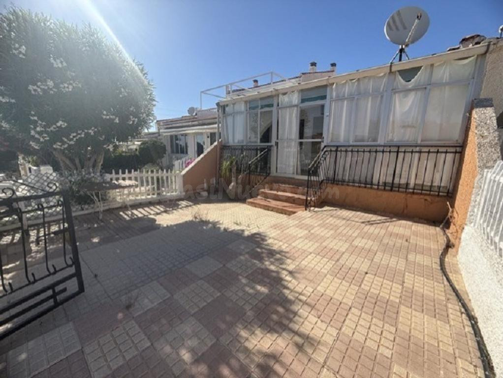 Acogedor Adosado en Rojales Hills - Oportunidad Única por €1