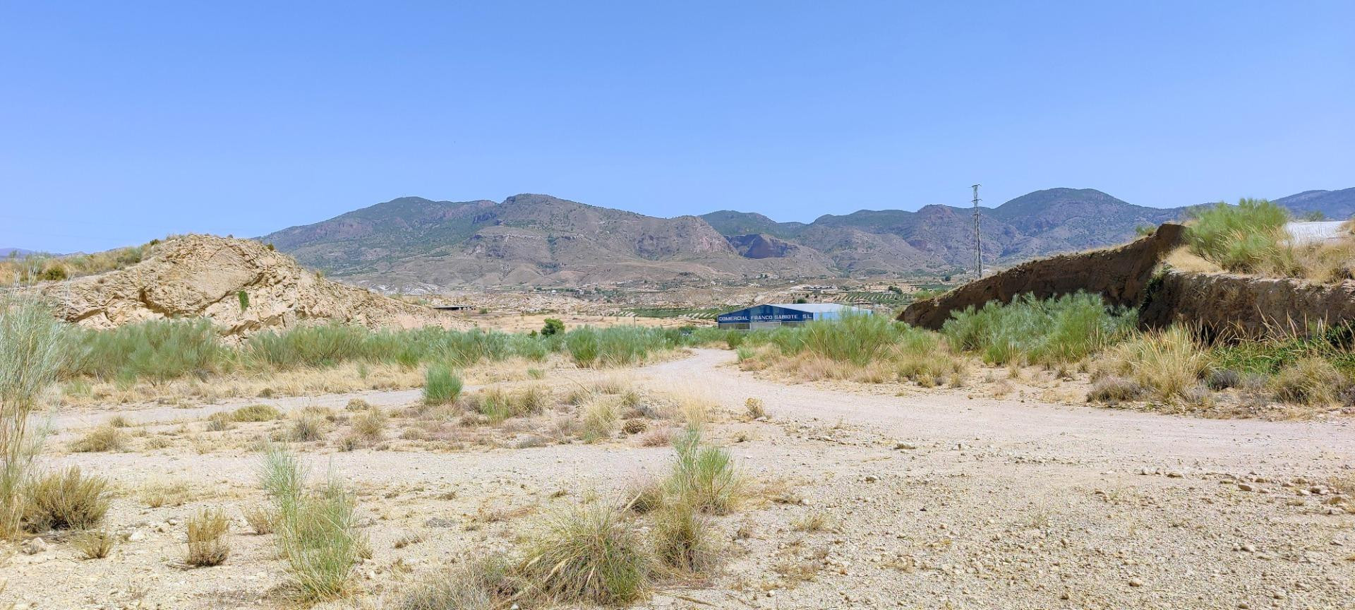 VENTA EN OLULA DEL RÍO ( ALMERÍA ). DE PARCELA INDUSTRIAL. - foto 5