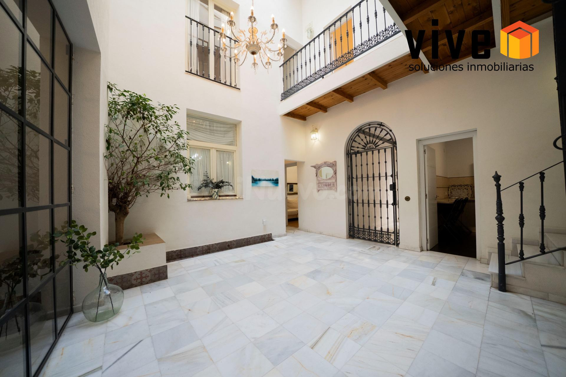 Exclusiva Casa de Diseño con Piscina Privada en el Centro Hi - foto 3