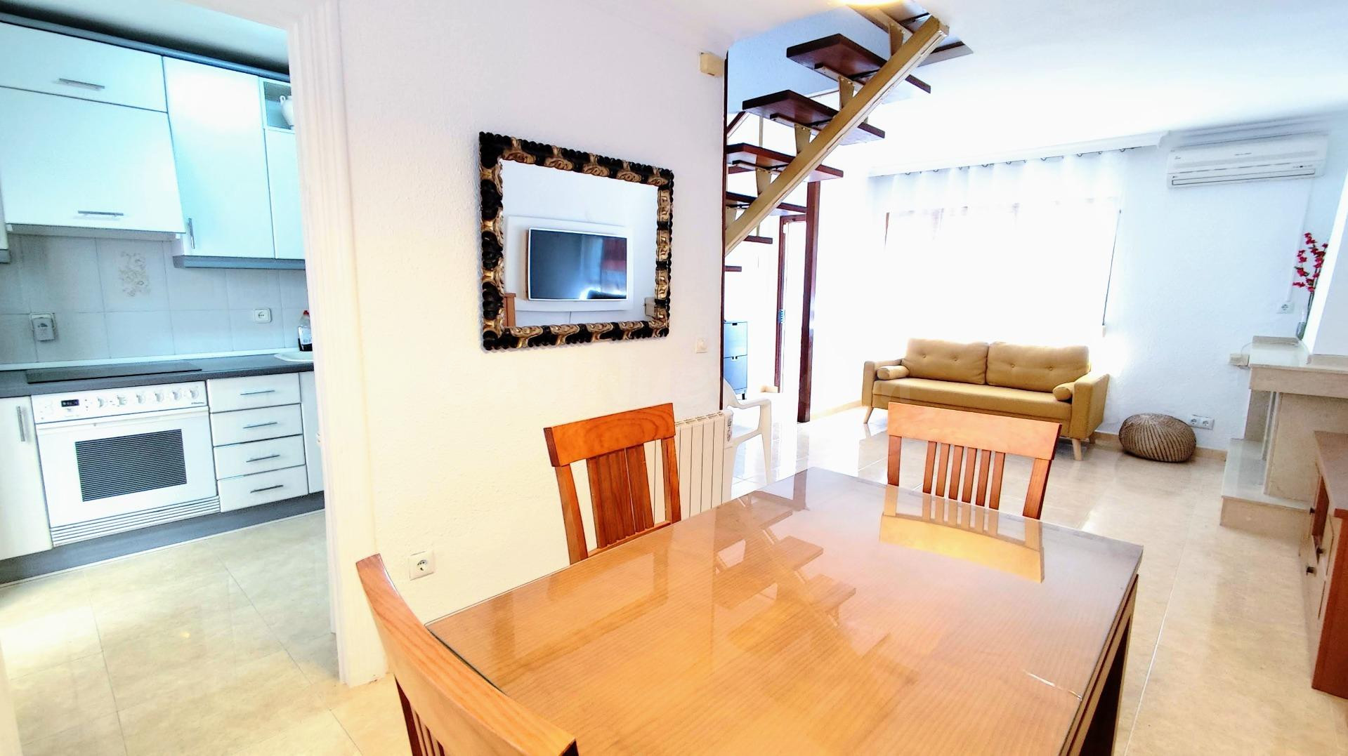 Unifamiliar de dos dormitorios en La Carihuela, Torremolinos - foto 2