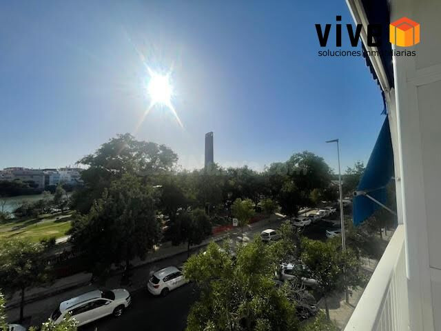 MAGNÍFICO PISO CON VISTAS AL GUADALQUIVIR - foto 4