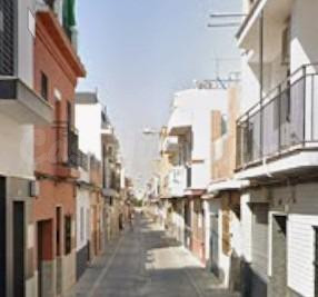 CASA ADOSADA OCUPADA A LA VENTA EN TORREBLANCA - SEVILLA