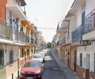 CASA ADOSADA OCUPADA A LA VENTA EN TORREBLANCA - SEVILLA