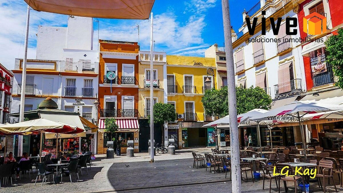 EDIFICIO SINGULAR CON LOCAL COMERCIAL EN PLENO CENTRO DE SEV