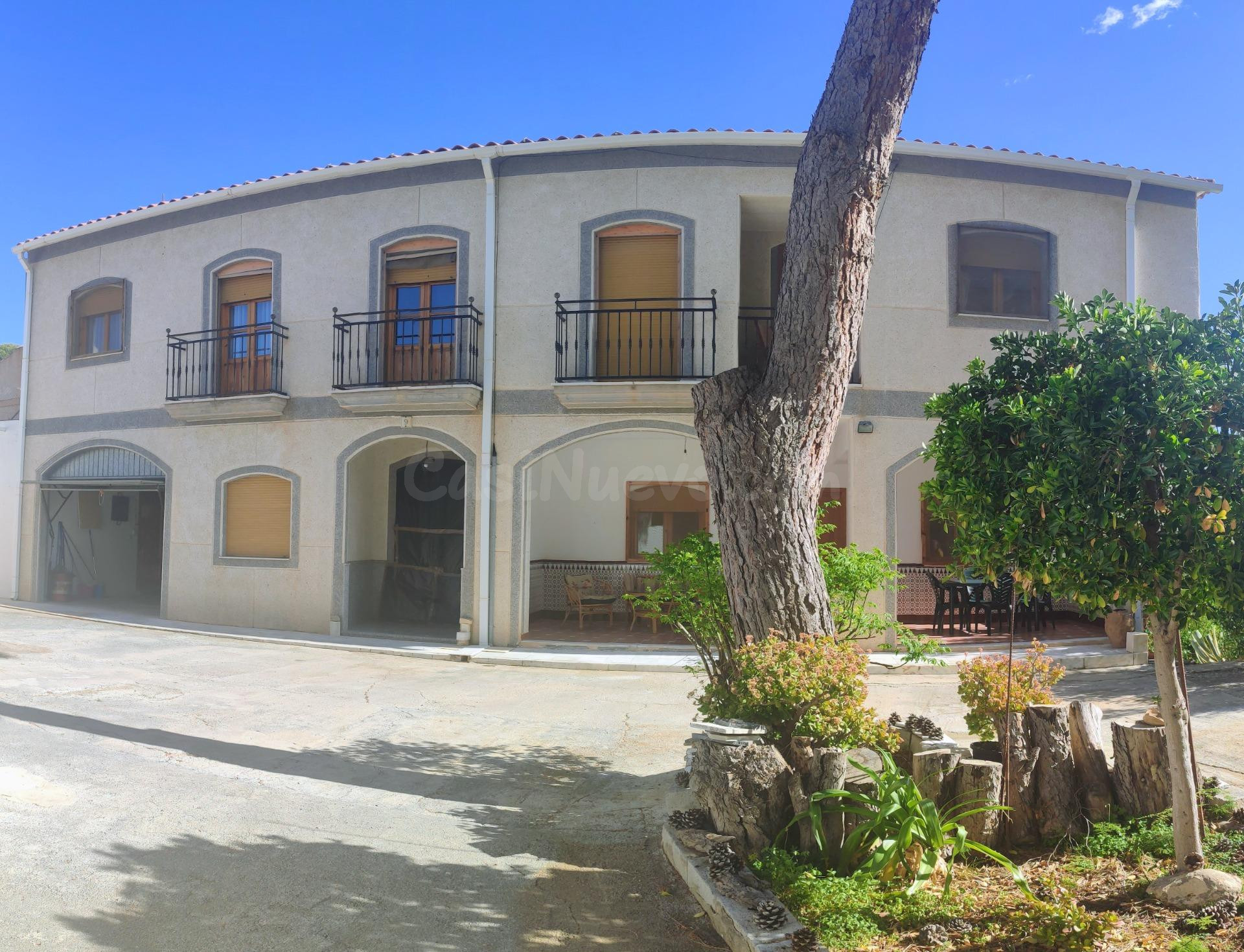 ESPECTACULAR CHALET EN FINES ( ALMERÍA) DE 6 habitaciones Y  - foto 2
