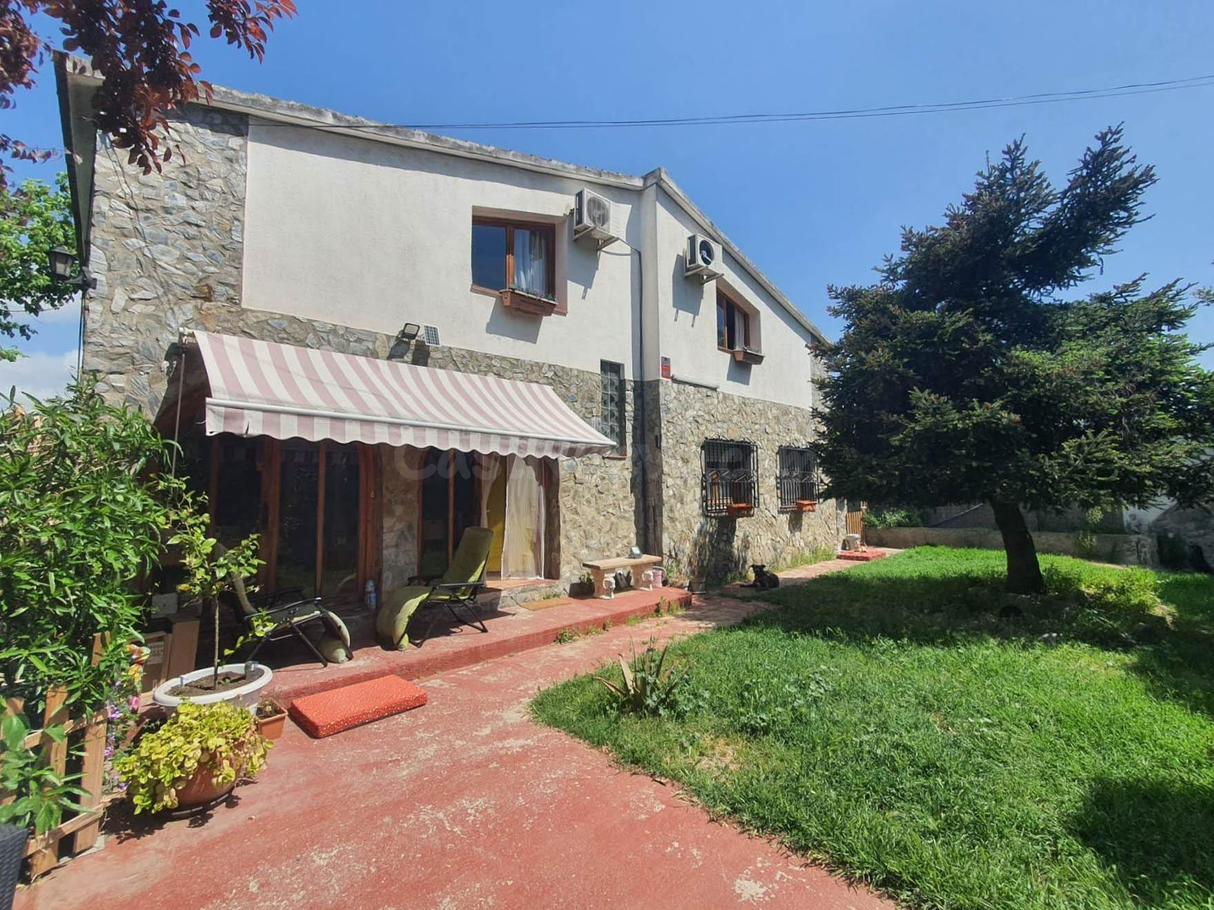 Espectacular casa en venta con piscina en Costablanca, Caste