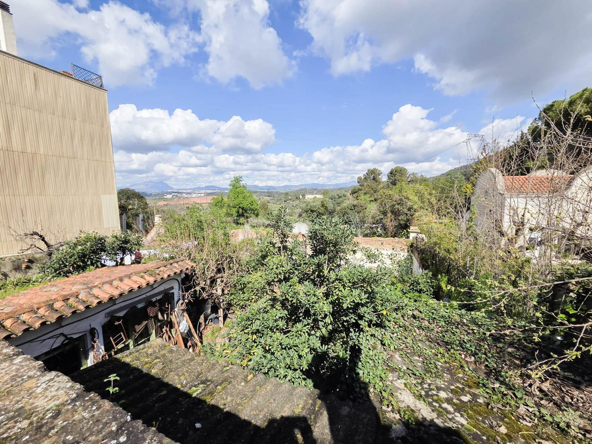 Casa con gran potencial en venta en El Papiol – ideal para r