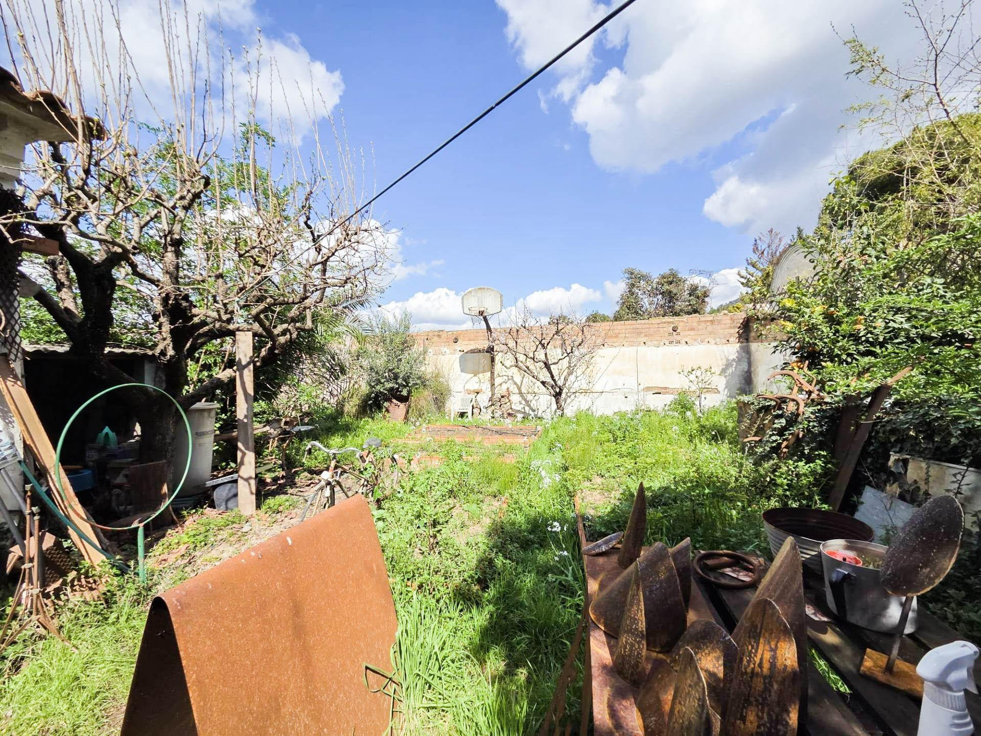 Casa con gran potencial en venta en El Papiol – ideal para r - foto 2