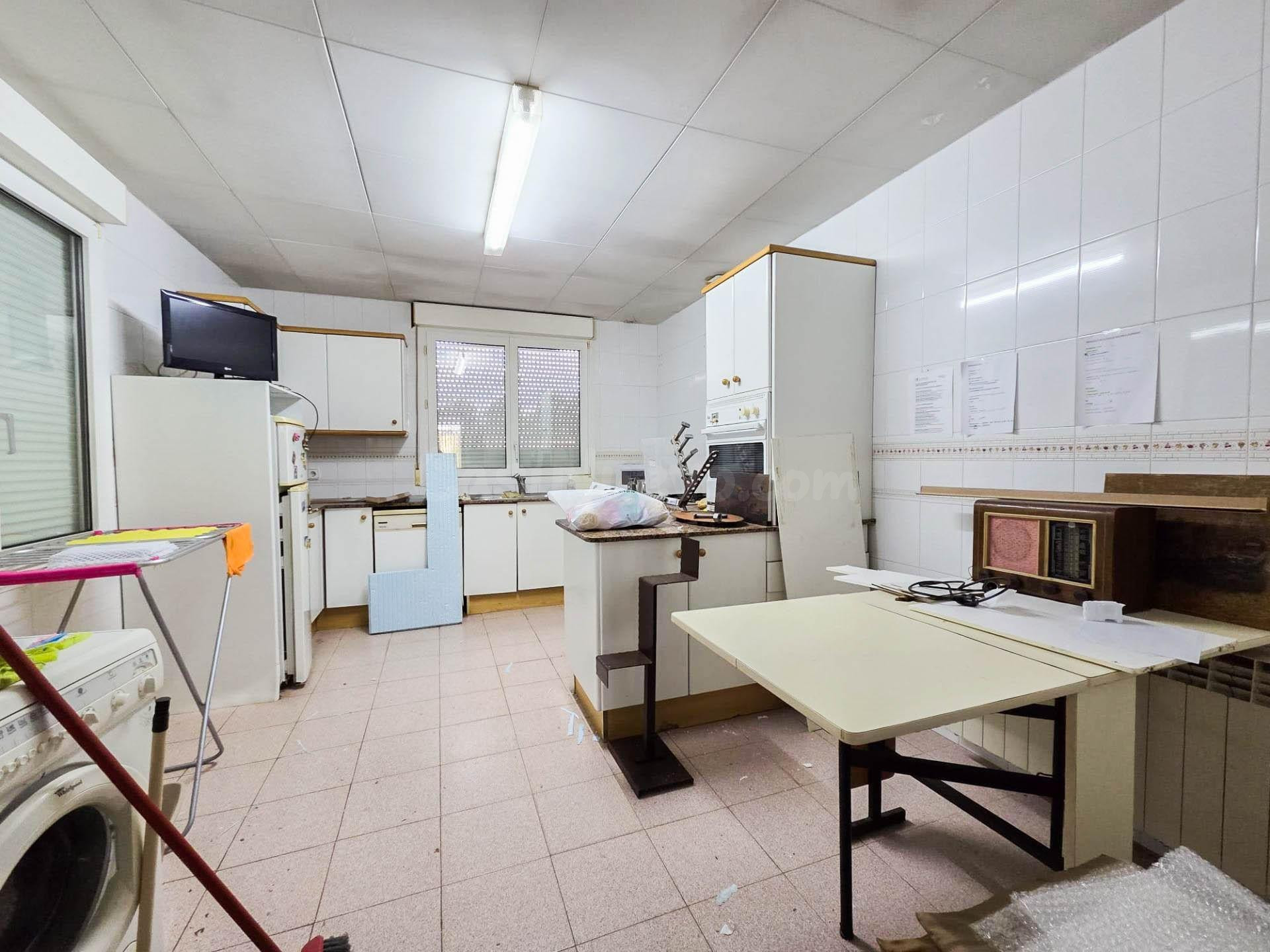 Casa con gran potencial en venta en El Papiol – ideal para r - foto 5