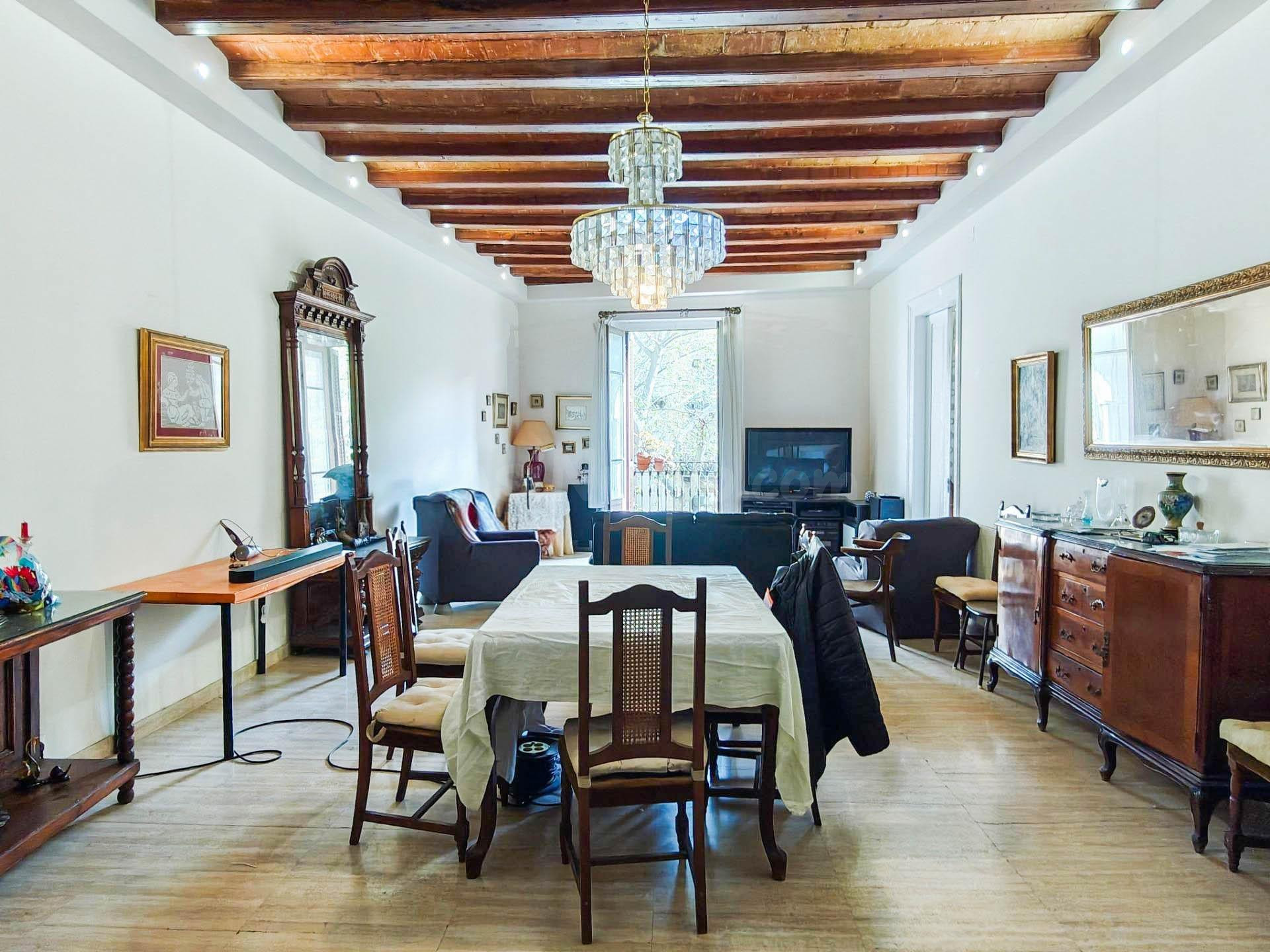 PISO SEÑORIAL EN VENTA EN PLENO CORAZÓN DE BARCELONA