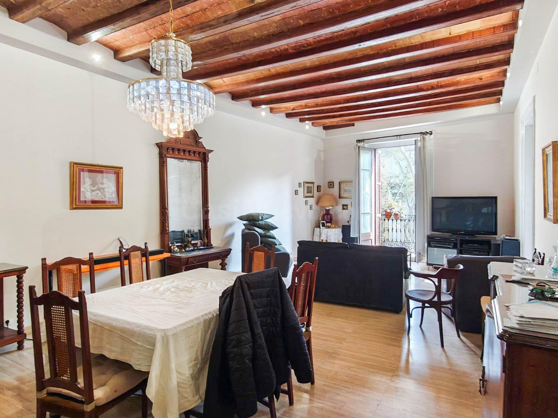 PISO SEÑORIAL EN VENTA EN PLENO CORAZÓN DE BARCELONA - foto 2