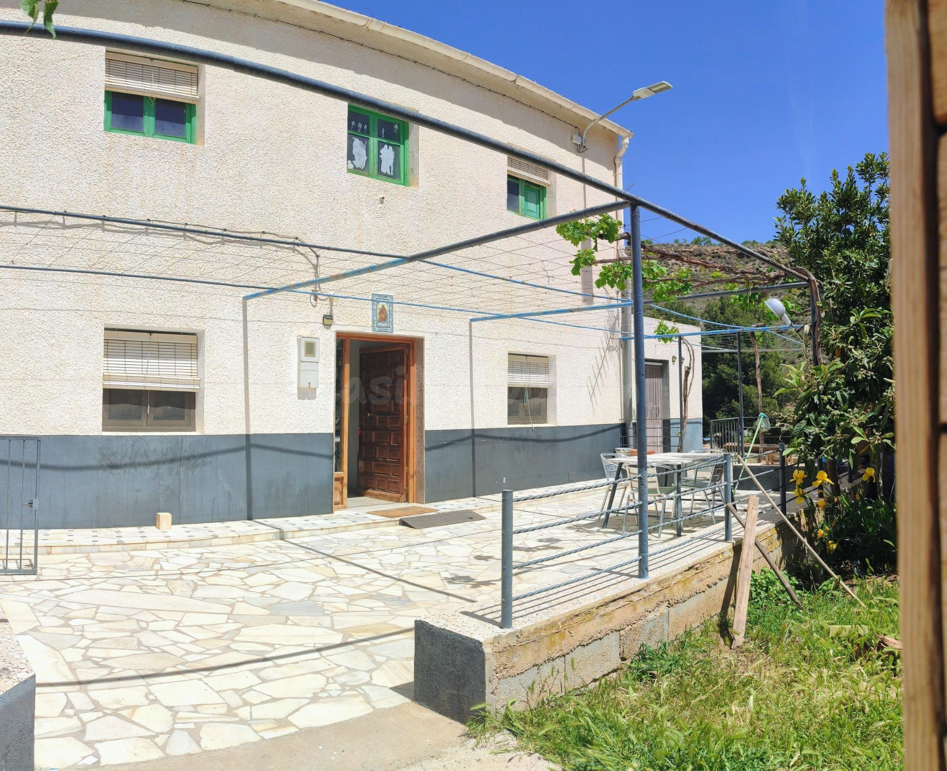 CASA DE CAMPO CON POSIBILIDADES DE DOBLE VIVIENDA EN ENTORNO