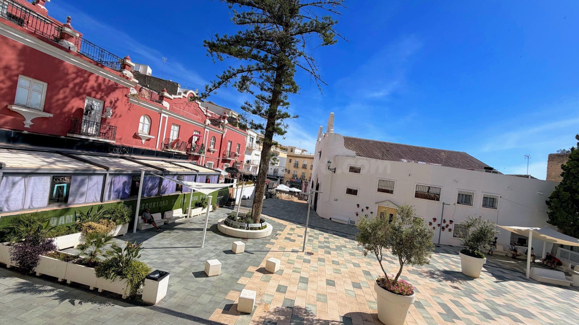 ¡Gran potencial! Amplio apartamento de 120 m2 con terraza pa - foto 4