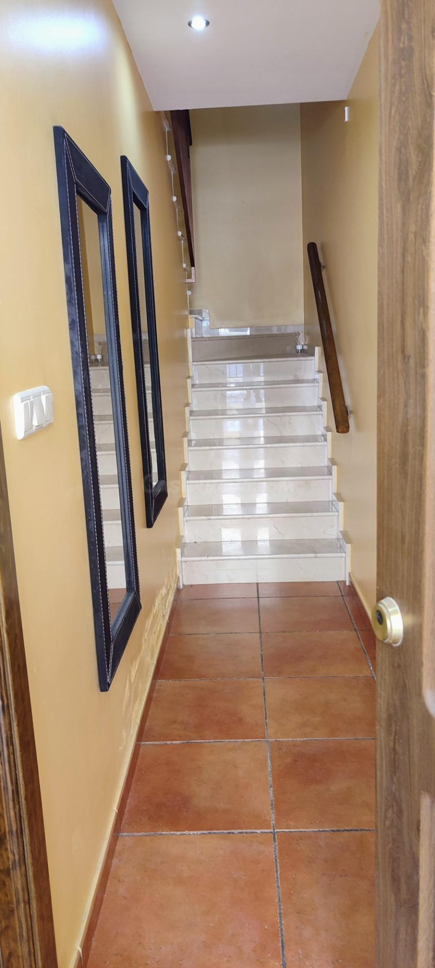 BONITO TRIPLEX  EN MACAEL CON 3 DORMITORIOS, 3 CUARTOS DE BA - foto 5