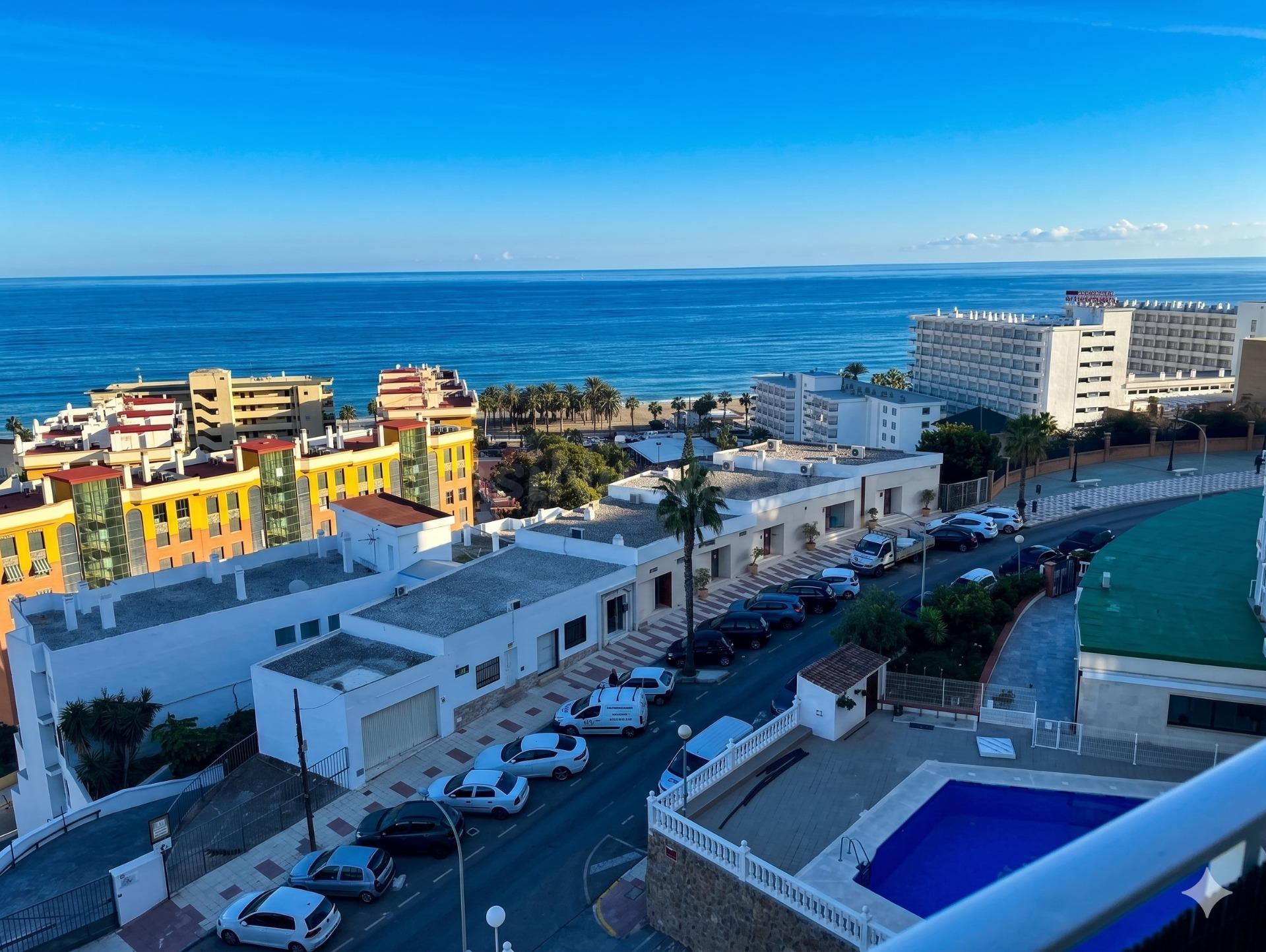 ¡Descubre tu refugio en Torremolinos con vistas al mar! ✨