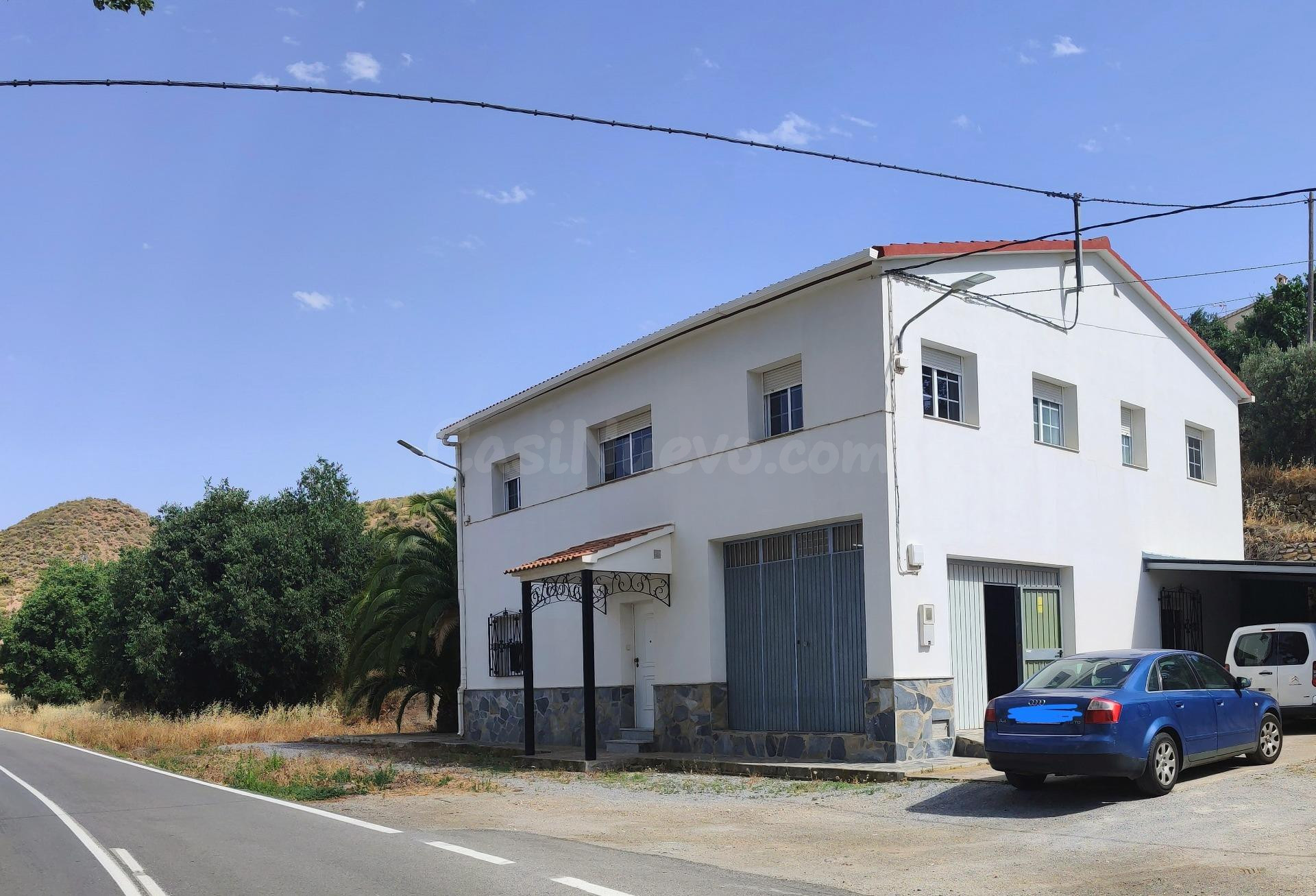 EN SERÓN , ALMERÍA. VENTA DE CASA CON 4 DORMITORIOS Y PLANTA - foto 2