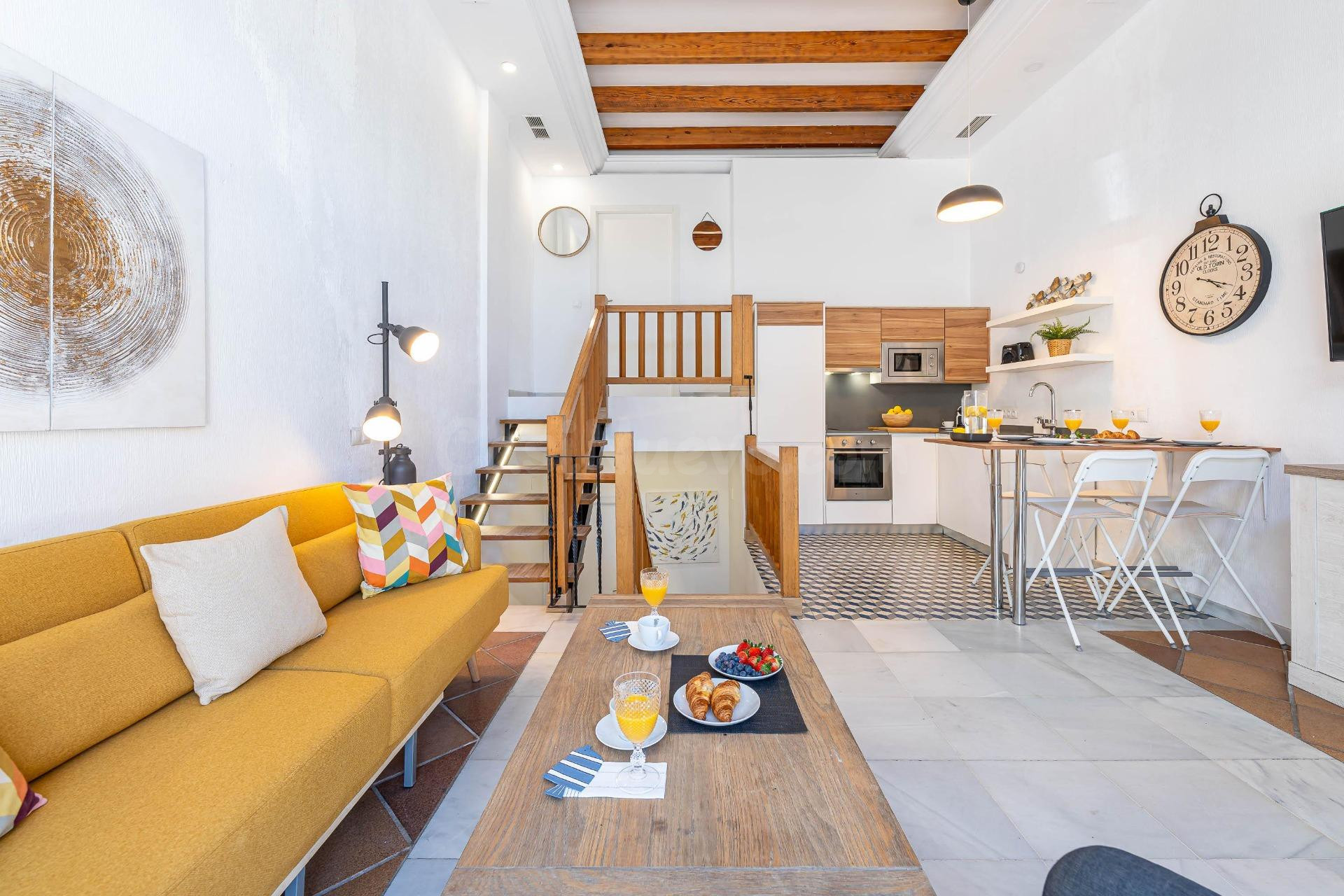 Oportunidad Única en La Carihuela: Planta Baja Renovada a Pa - foto 4