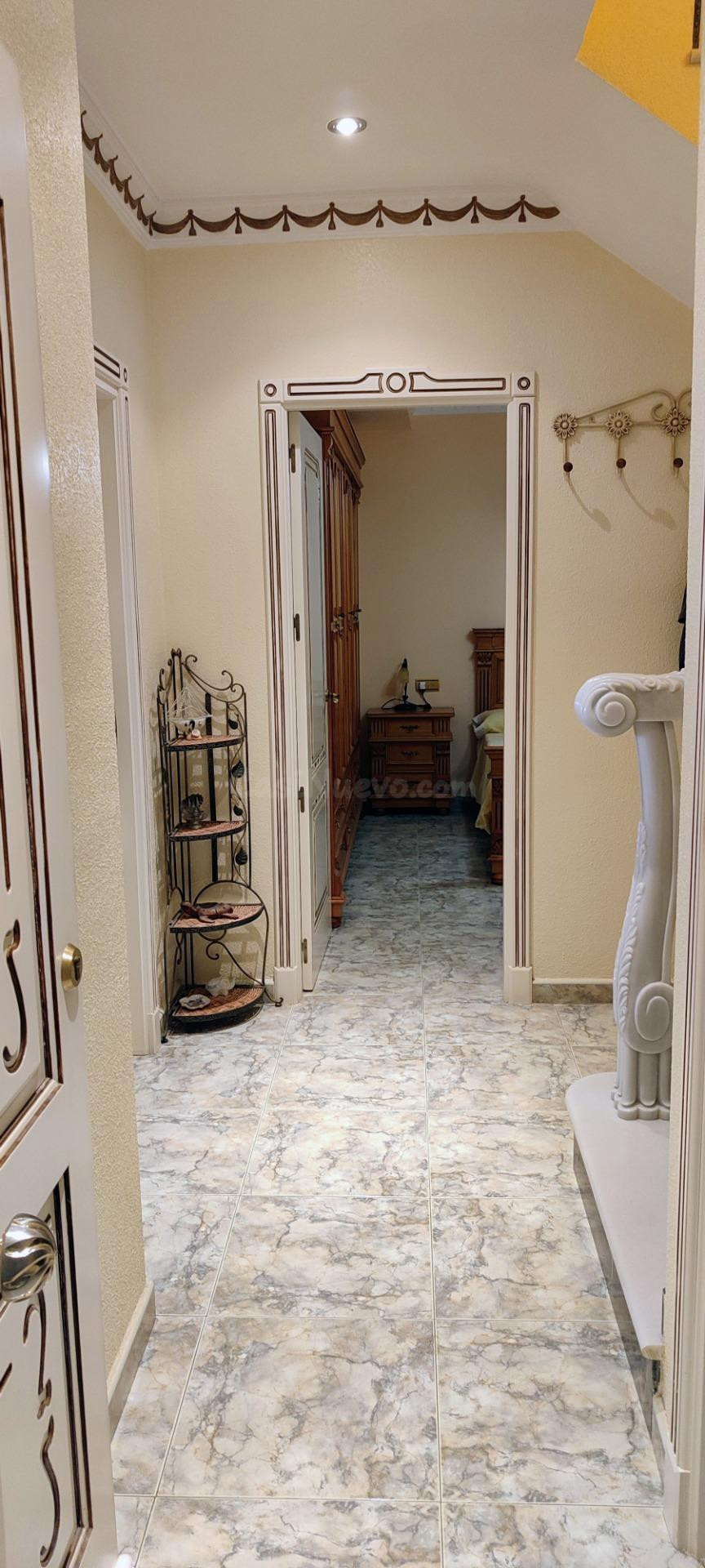 GRAN OPORTUNIDAD: CASA CON 3 DORMITORIOS, GARAJE Y PATIO EN  - foto 2