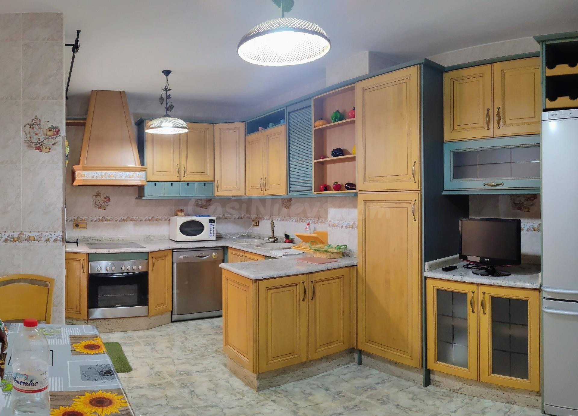GRAN OPORTUNIDAD: CASA CON 3 DORMITORIOS, GARAJE Y PATIO EN  - foto 3