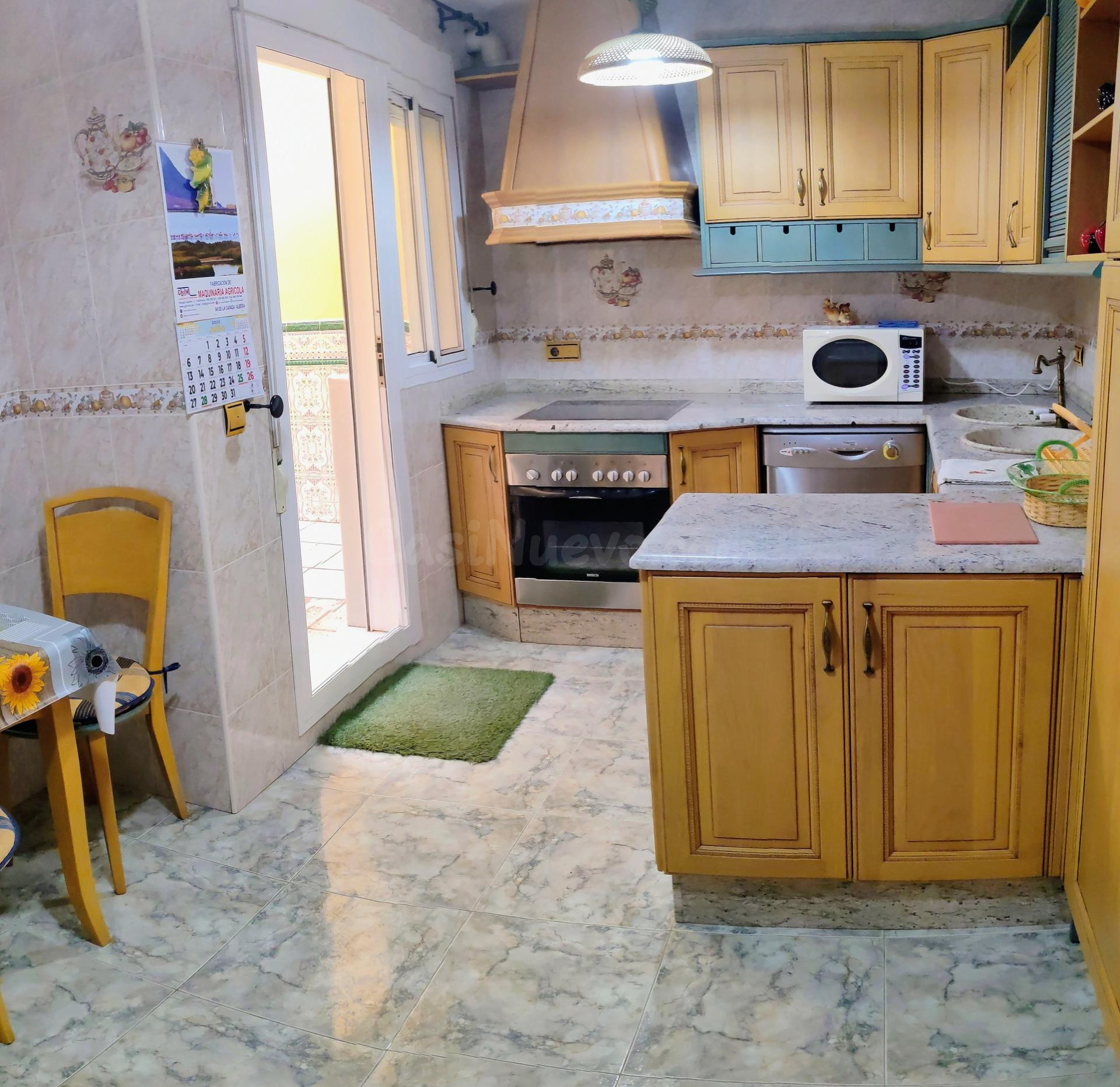 GRAN OPORTUNIDAD: CASA CON 3 DORMITORIOS, GARAJE Y PATIO EN  - foto 5