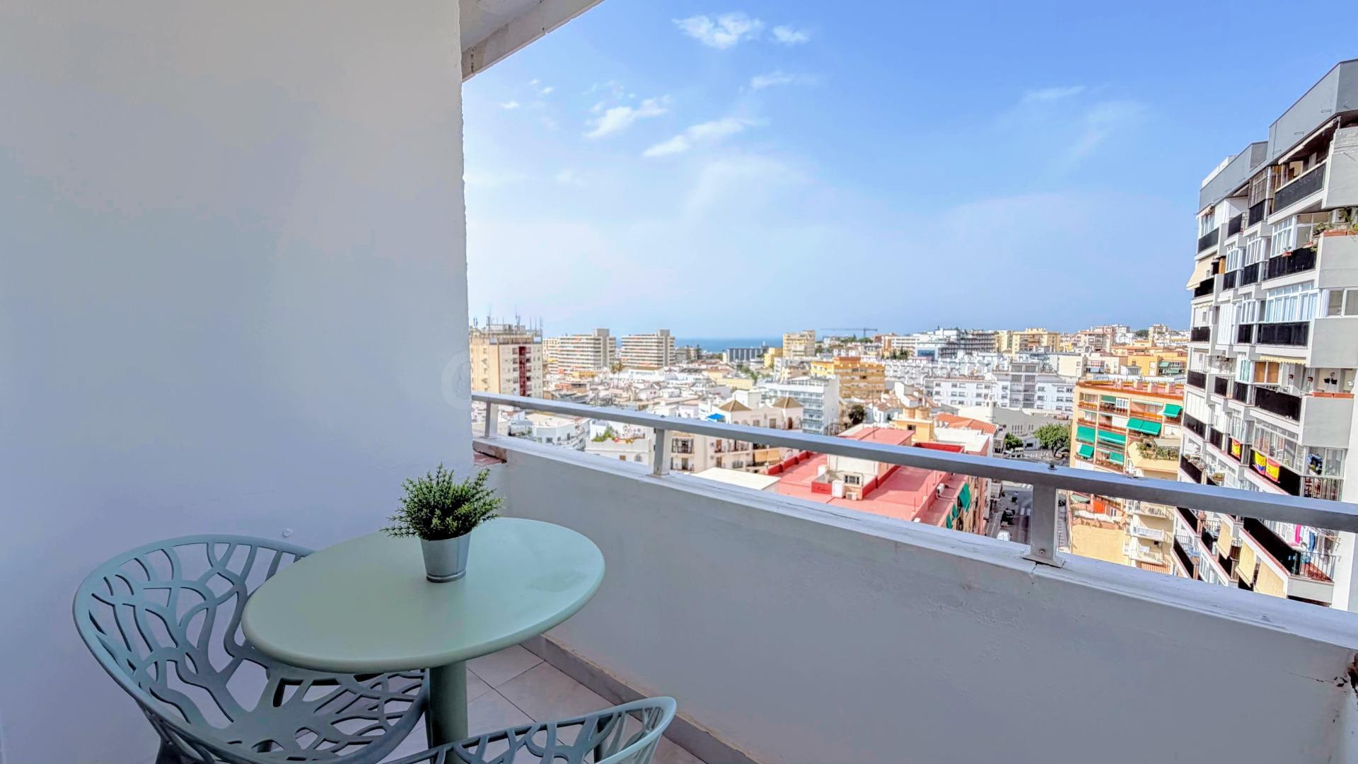 Estudio Reformado con Vistas al Mar en Torremolinos ✨