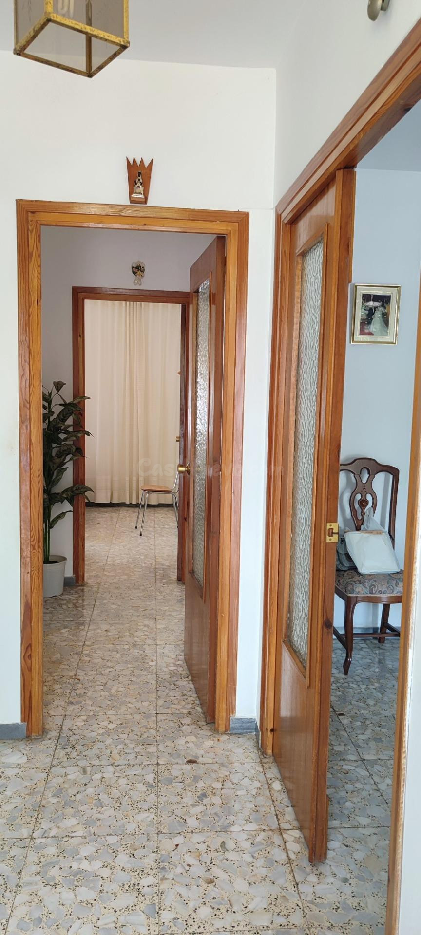 CASA AMPLIA Y LUMINOSA CON 2 PLANTAS INDEPENDIENTES Y GARAJE - foto 2