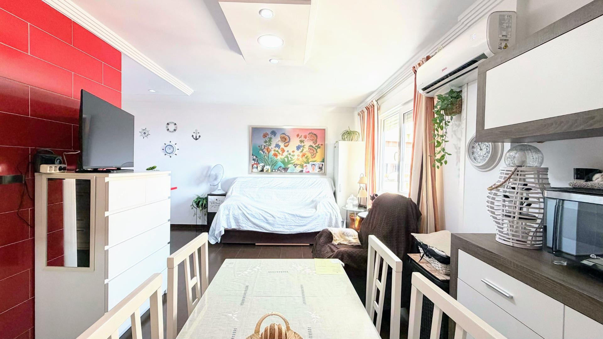 ¡Encantador Apartamento Reformado en Torremolinos! ✨ - foto 2