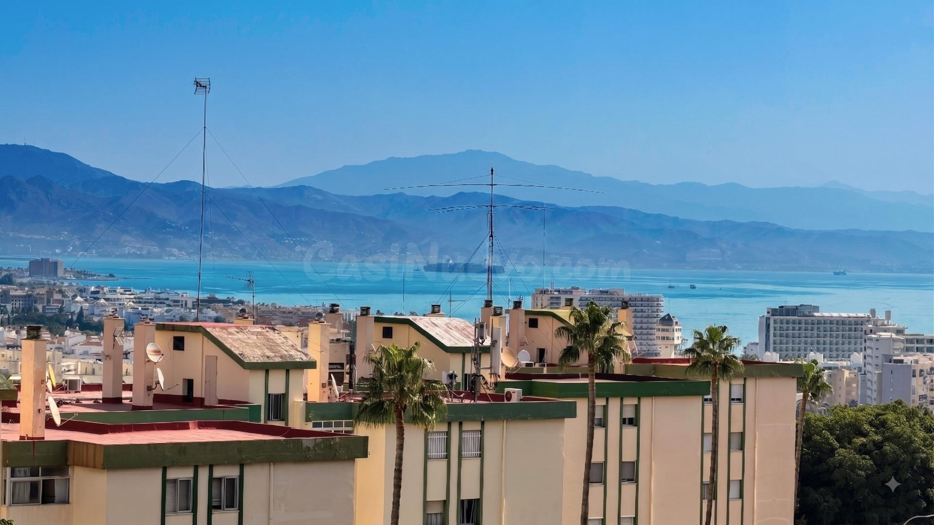 ¡Encantador Apartamento Reformado en Torremolinos! ✨ - foto 3