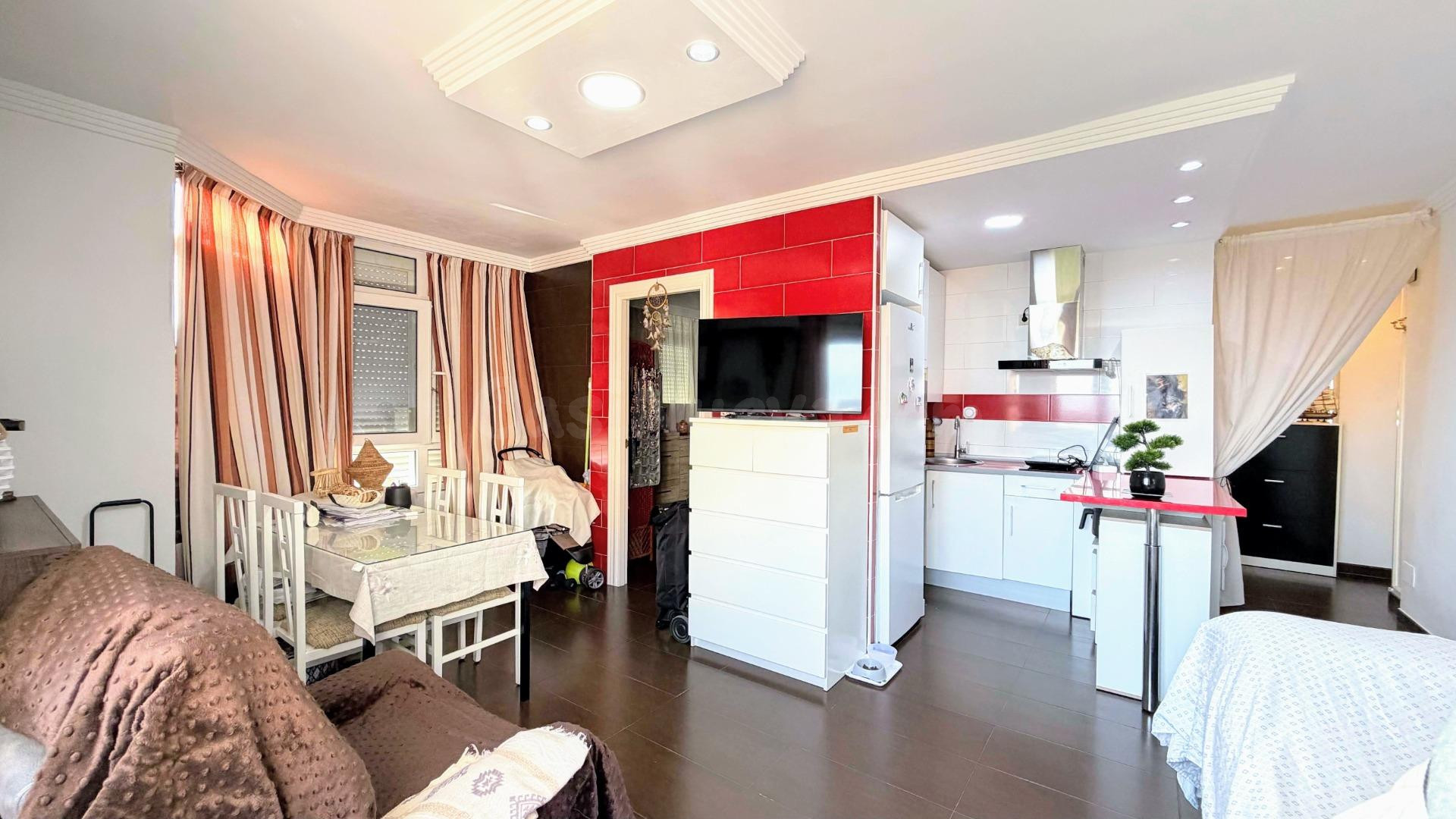 ¡Encantador Apartamento Reformado en Torremolinos! ✨ - foto 4