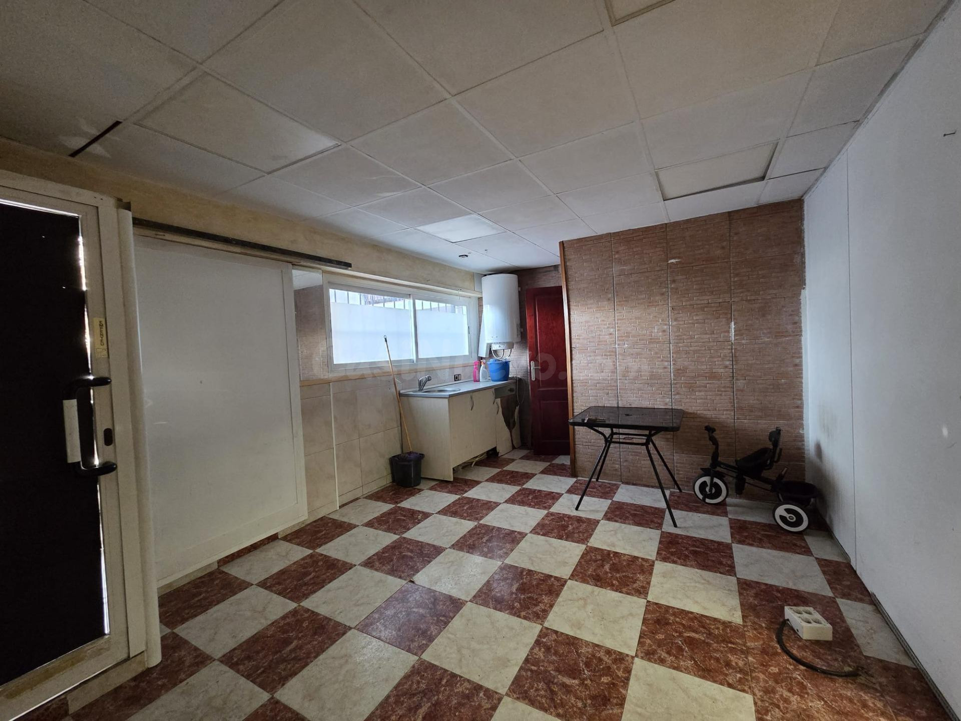 LOCAL EN VENTA EN CAMÍ FONDO – Martorell - foto 4