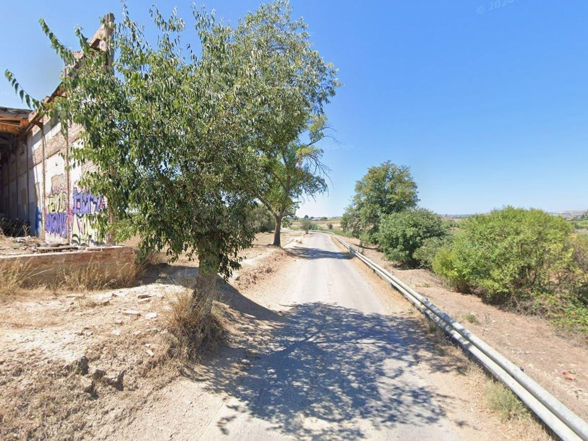 COMPLEJO DE TERRENOS Y EDIFICACIONES EN VENTA O ALQUILER JUN - foto 3