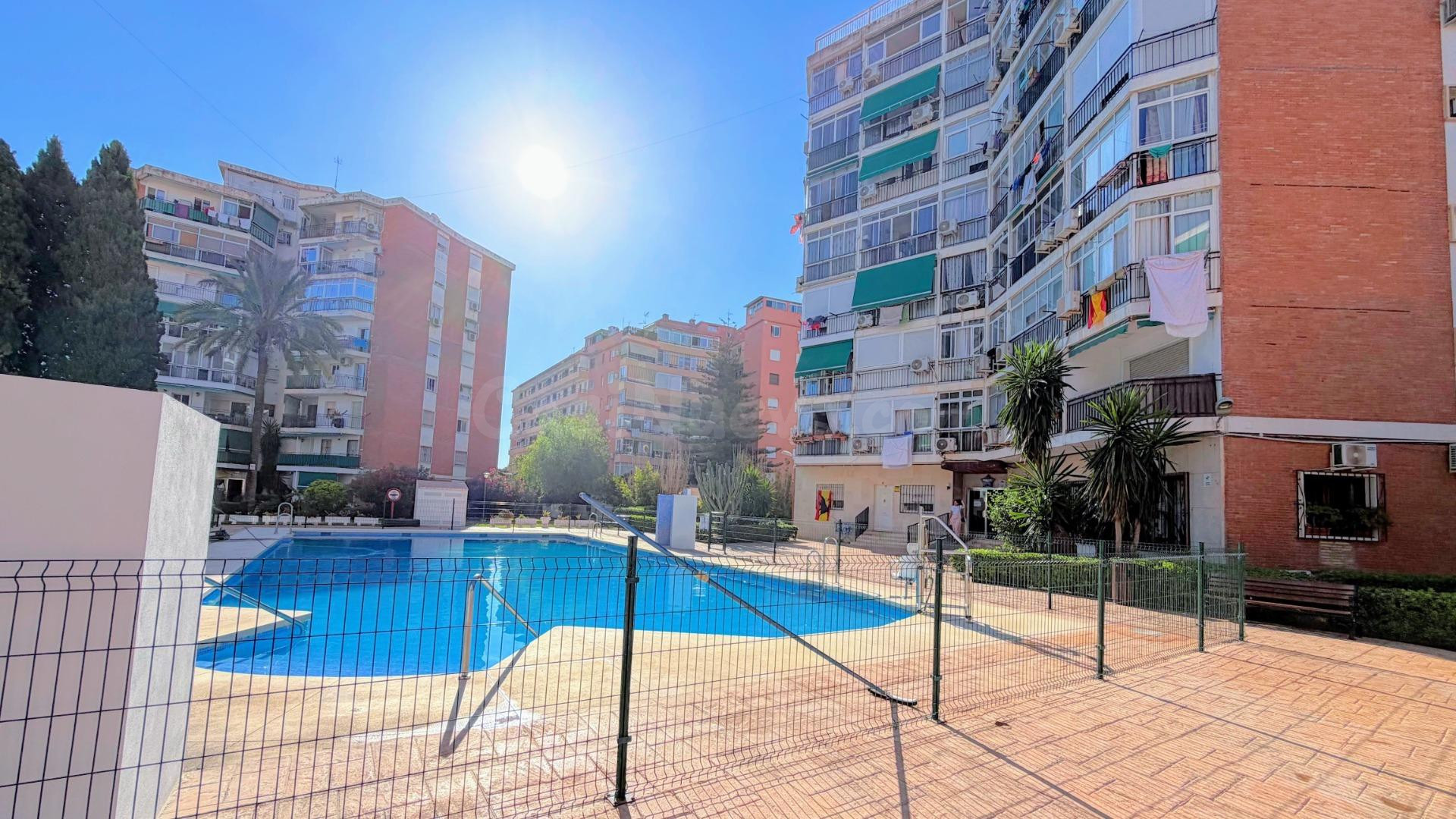 ¡Tu refugio en Torremolinos con vistas al mar! ✨