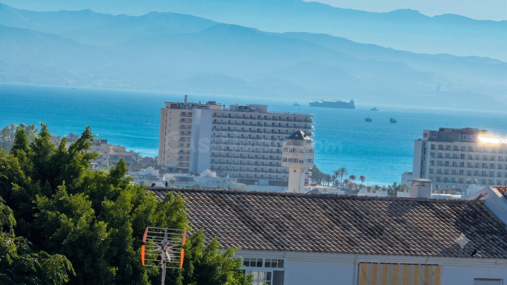 ¡Tu refugio en Torremolinos con vistas al mar! ✨ - foto 2