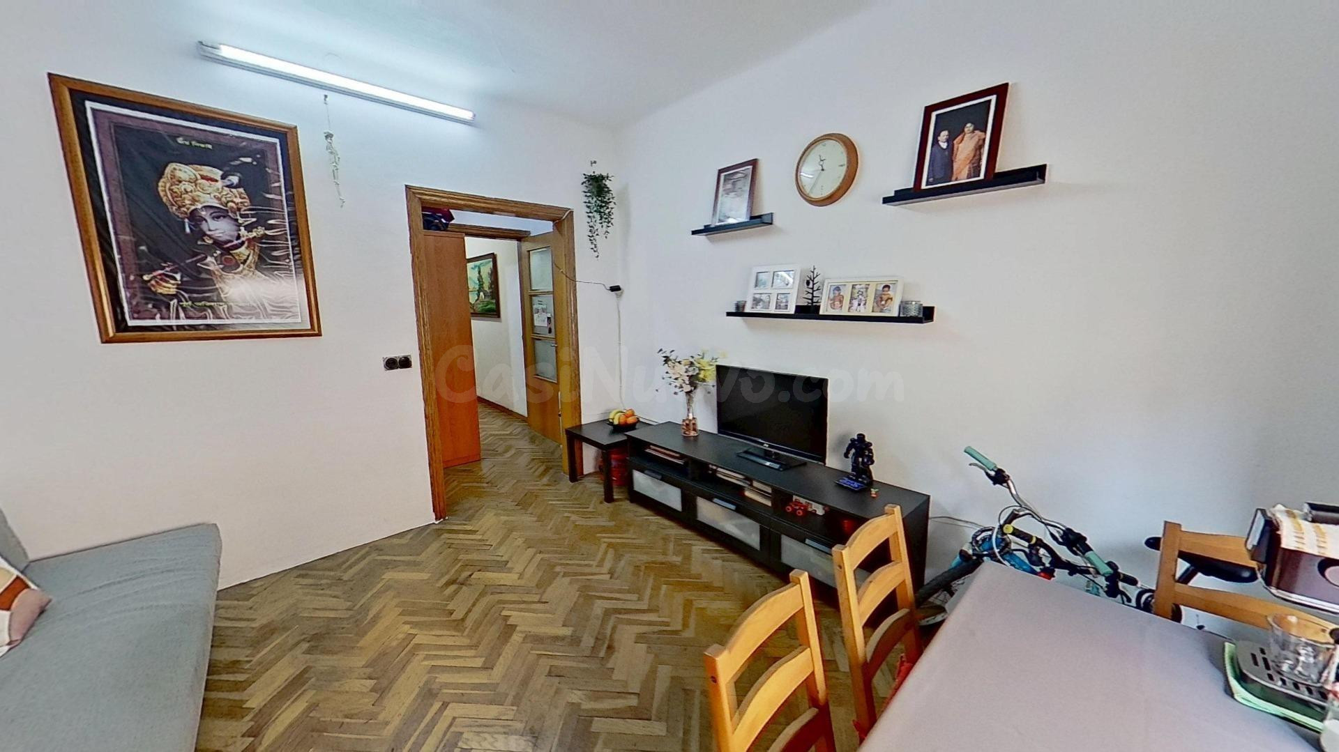 Piso luminoso con 3 habitaciones dobles. - foto 3