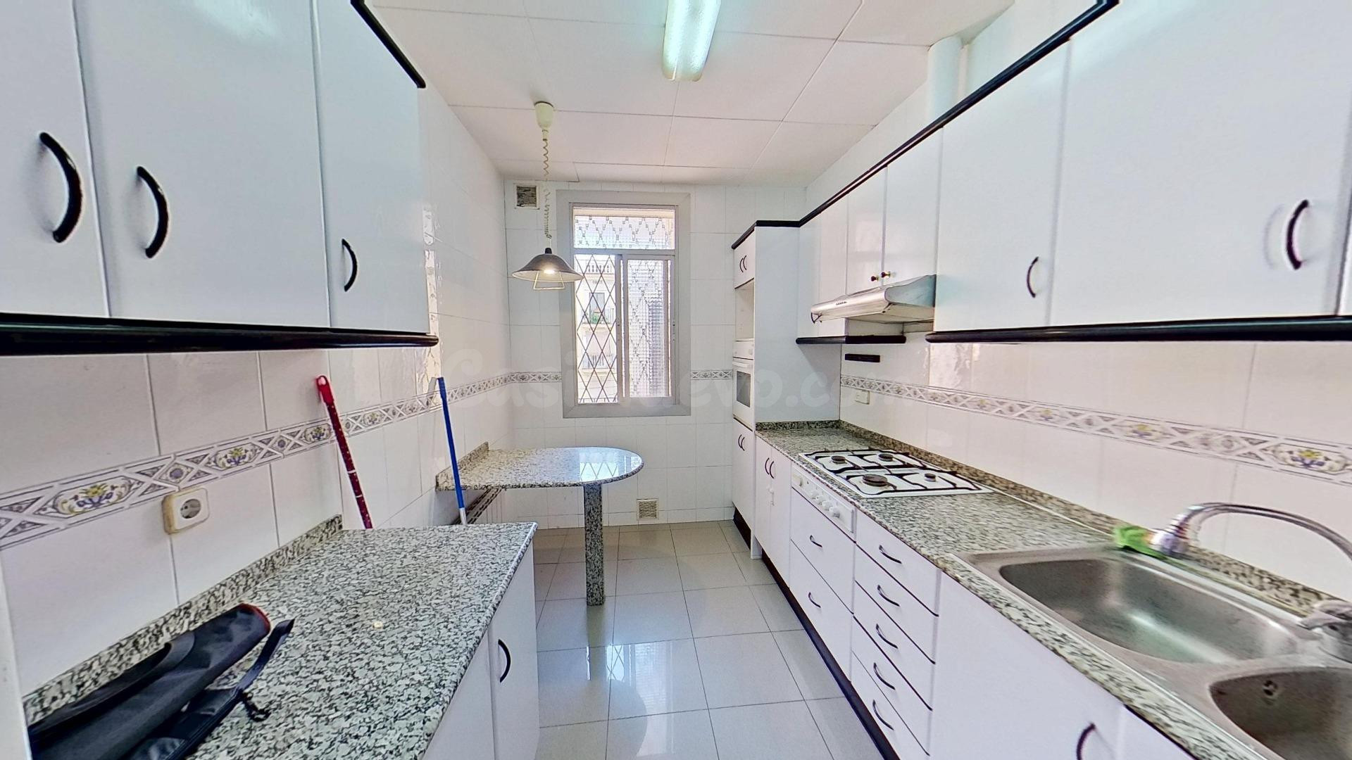 Precioso piso muy luminoso de 3 habitaciones - foto 5